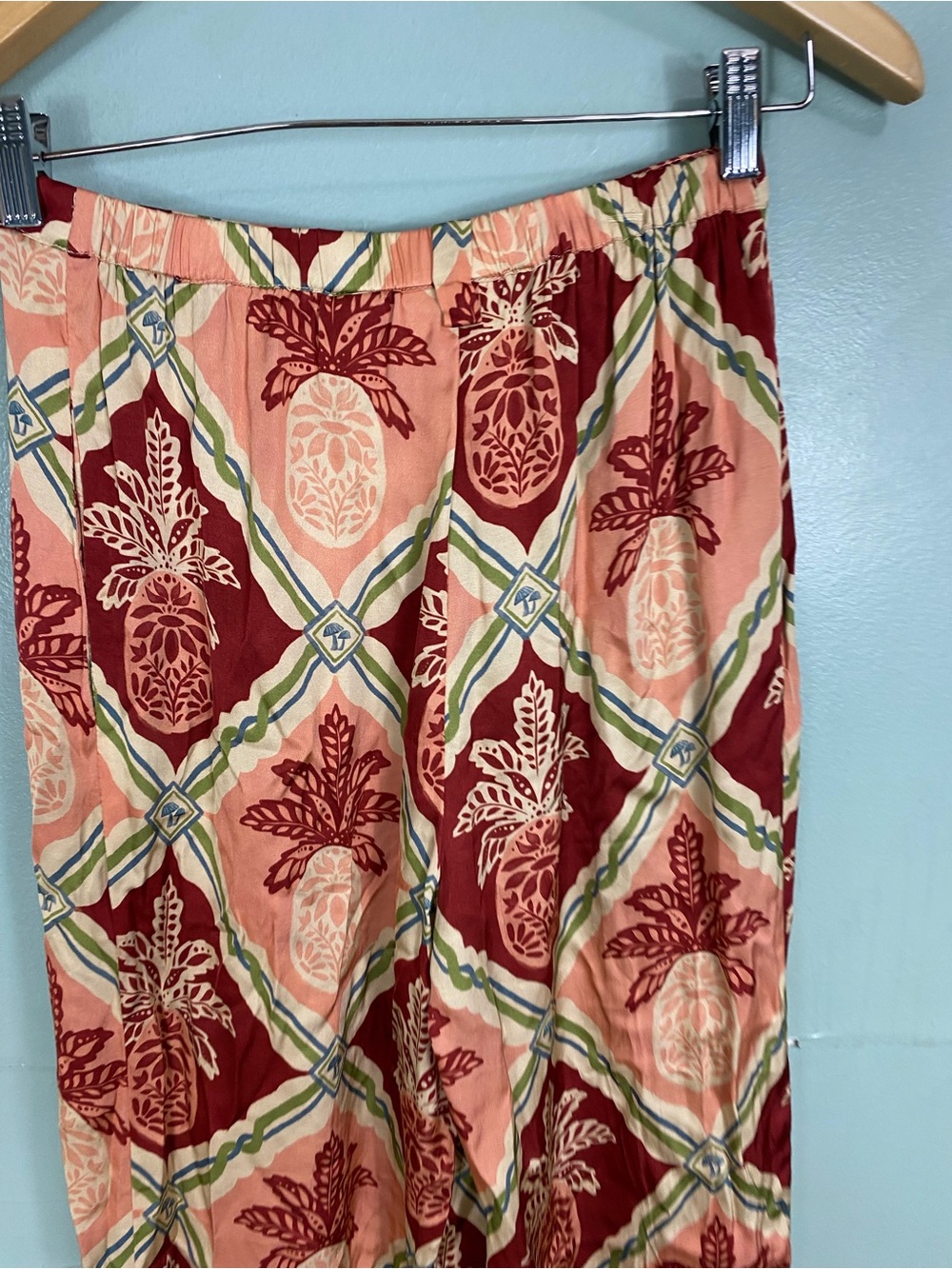 Farm Rio Anthropologie Pineapple Satin Wide Leg Pants Medium - Picture 5 of 6